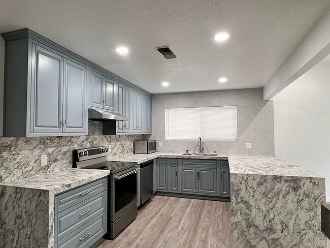 Building Photo - 1074 Plumwood Ct