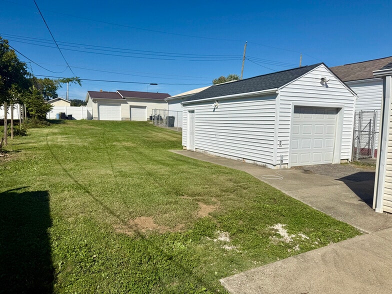 Building Photo - 4122 Brandon Rd