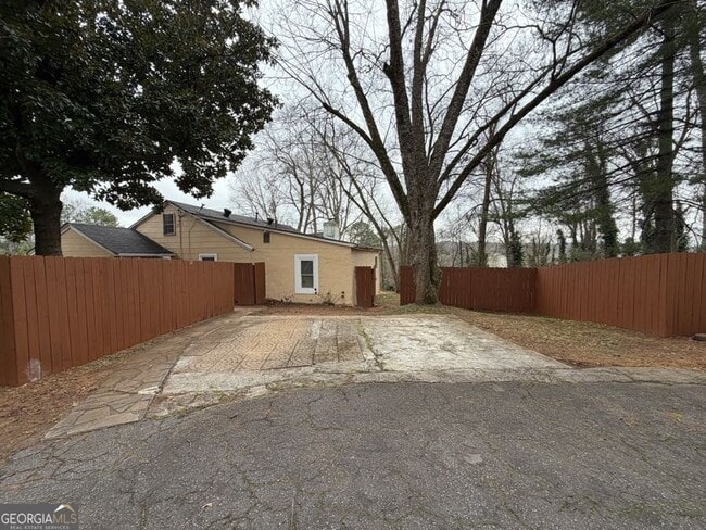 Building Photo - 1252 Lawrenceville-Suwanee Rd