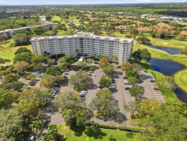 Building Photo - 3507 Oaks Way