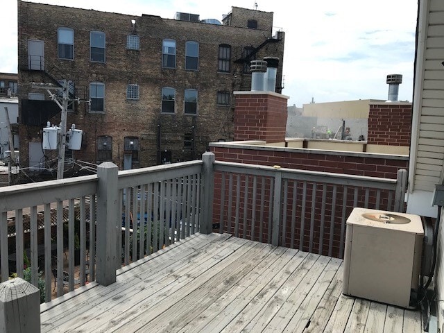 Building Photo - 1415 W Barry Ave