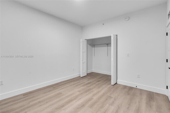 Building Photo - 3728 NW 19th Ave