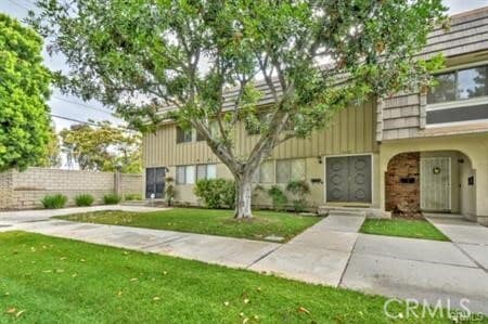 Building Photo - 4555 Larwin Ave