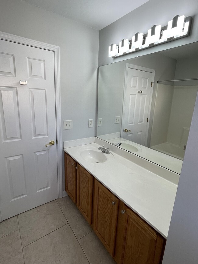 Building Photo - 717 Gazania Ln
