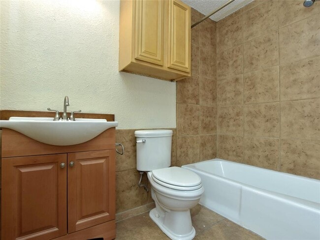 Building Photo - 415 Fantail Loop