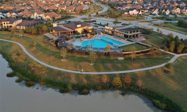 Building Photo - 7331 Mayapple Grove Ln