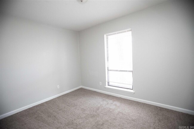 Building Photo - 304 Timberline Dr