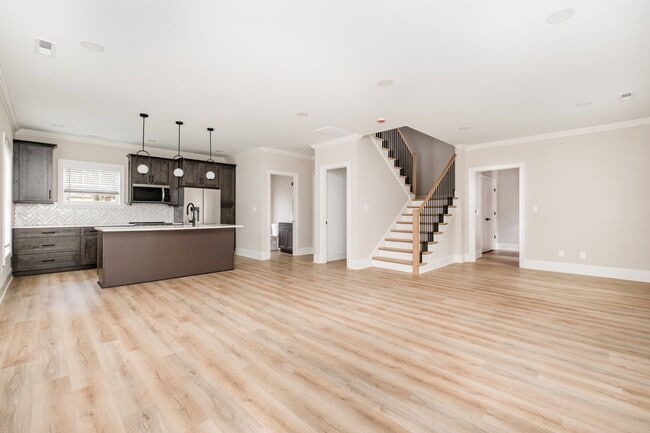 Building Photo - 816 Walnut Ave