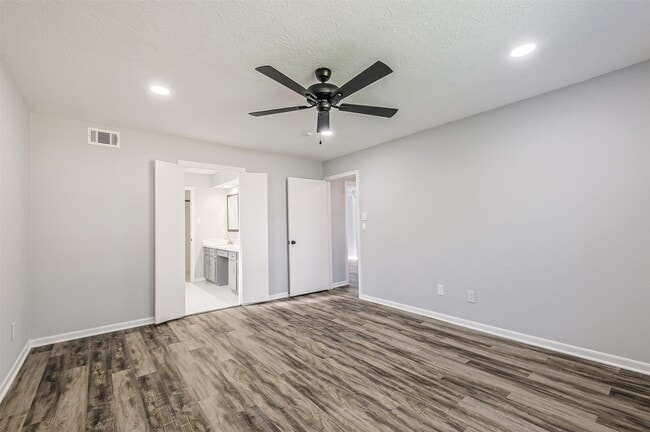 Building Photo - 20506 Park Pine Ln