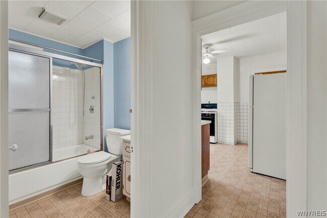 Building Photo - 238 Saranac Ave