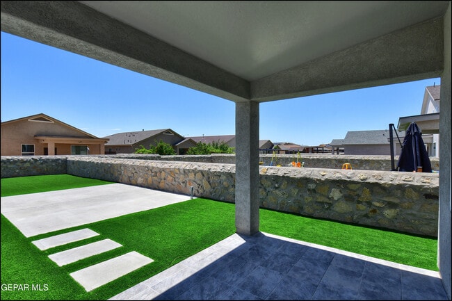 Building Photo - 12868 Star Gaze Ave