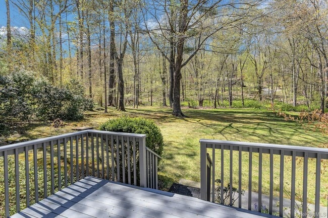 Building Photo - 68 Lake Shore Dr