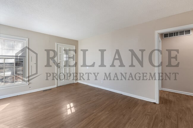 Building Photo - 2640 E Grail St