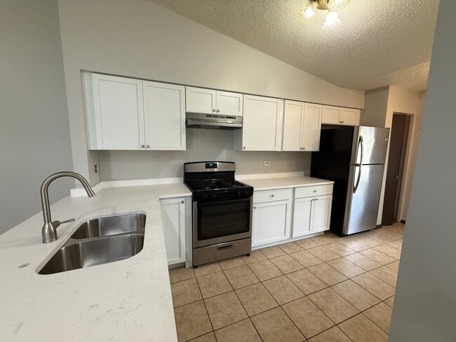 Building Photo - 547 Fessler Ave
