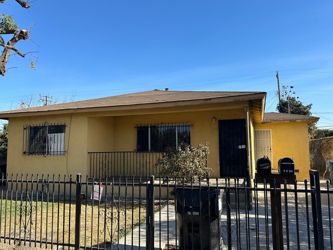 Building Photo - 9526 S Croesus Ave