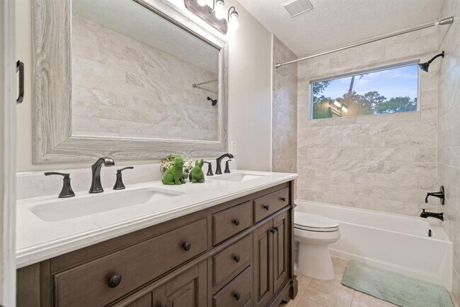 Building Photo - 6307 Shoreview Ct