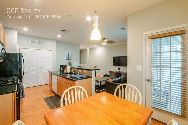 Building Photo - 3147 W Thompson St