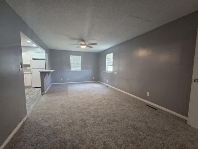 Building Photo - Updated Duplex for Rent