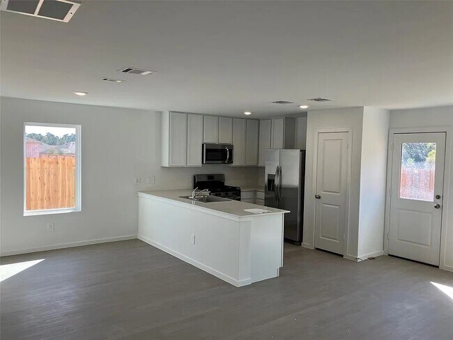 Building Photo - 9015 Rose Pelican Ln