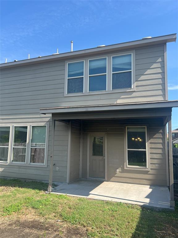 Building Photo - 15827 Sunny Stone Dr