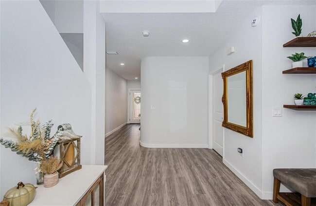 Building Photo - 1954 Freedom Dr