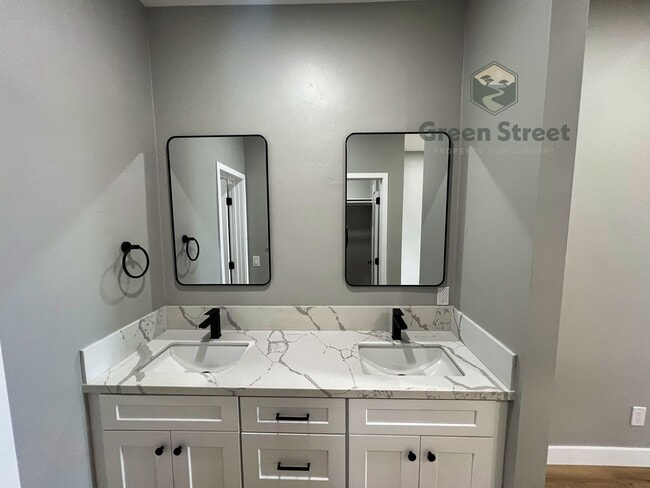 Building Photo - 2410 Albatross St