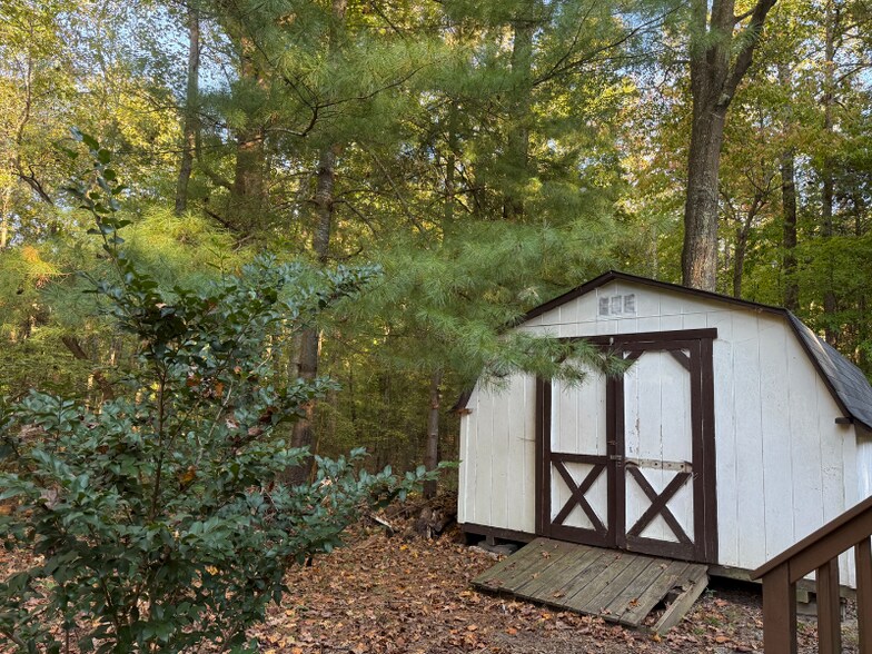 Building Photo - 1948 Brian Kelley Ln