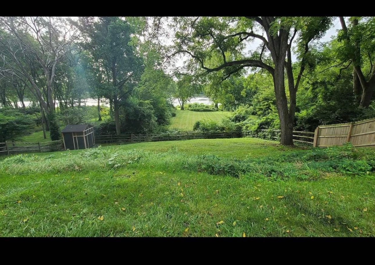 Building Photo - 6015 N River Rd