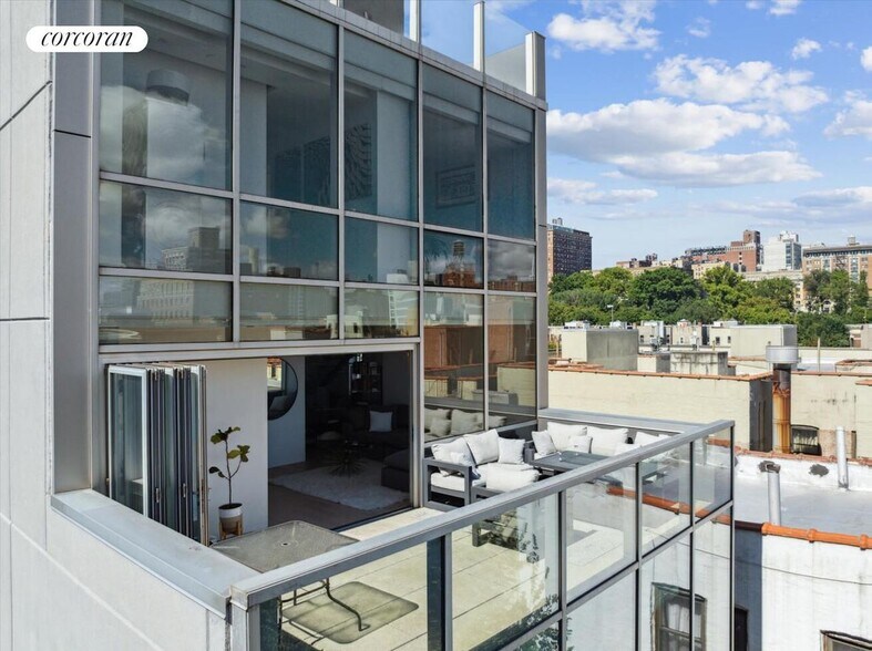 Building Photo - 313 W 121st St