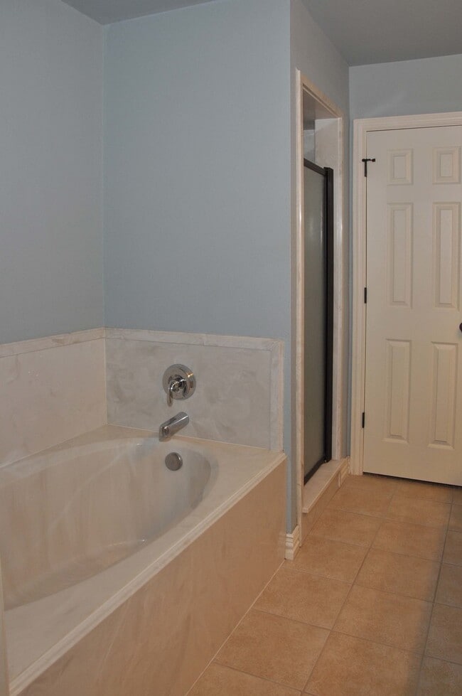 Building Photo - 8102 Vail Drive