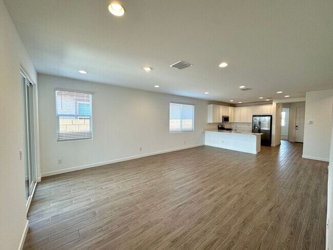 Building Photo - MOVE IN SPECILAS!! New 5-Bedroom Home in Phoenix with Upgrades & Resort-Style Amenities