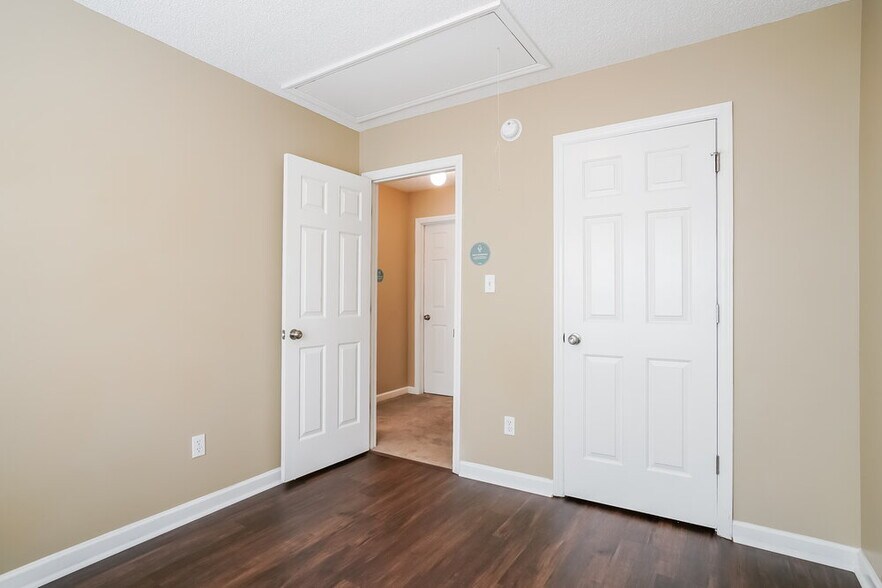 Building Photo - 2517 Dandridge Dr