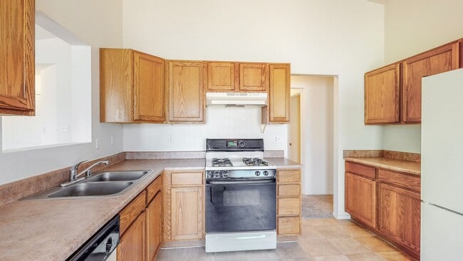 Building Photo - Lovely 3 bedroom home in convenient location.