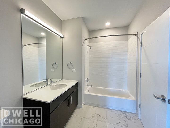 Building Photo - 776 W Quincy St