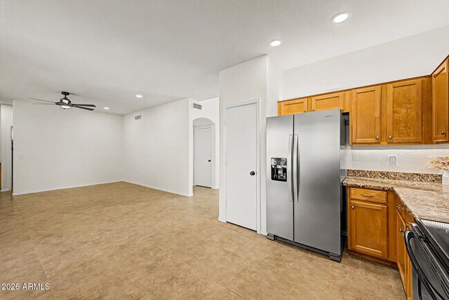 Building Photo - 414 N Hudson Pl