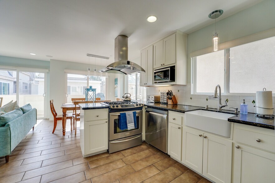 Building Photo - 817 Ostend Ct