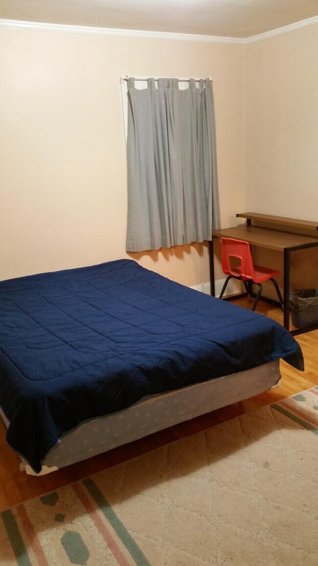 Building Photo - 2630 N 59th St