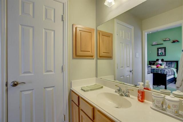 Building Photo - 2400 Geiberger Dr