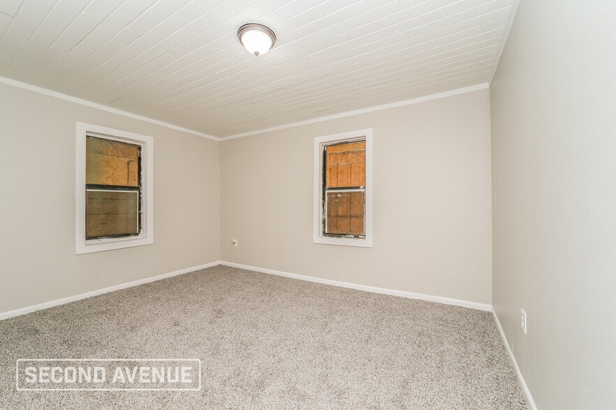 Building Photo - 1594 W 30th St