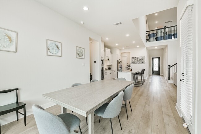 Building Photo - 9243 Trimble Lndg Dr