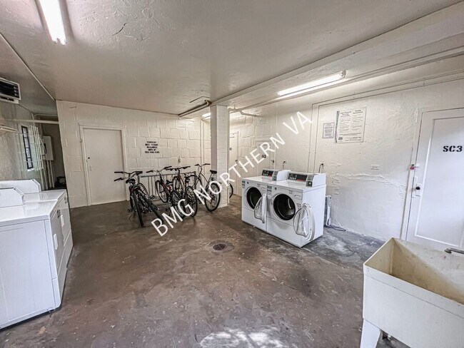 Building Photo - 1647 Fitzgerald Ln