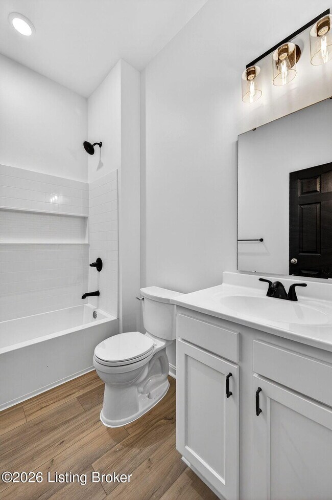 Building Photo - 508 Lilly Ave