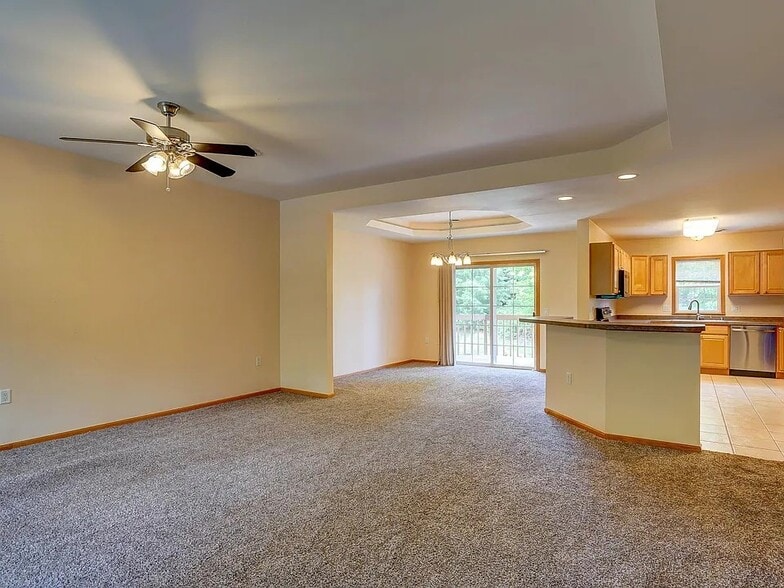 Building Photo - 1807 Carns Dr