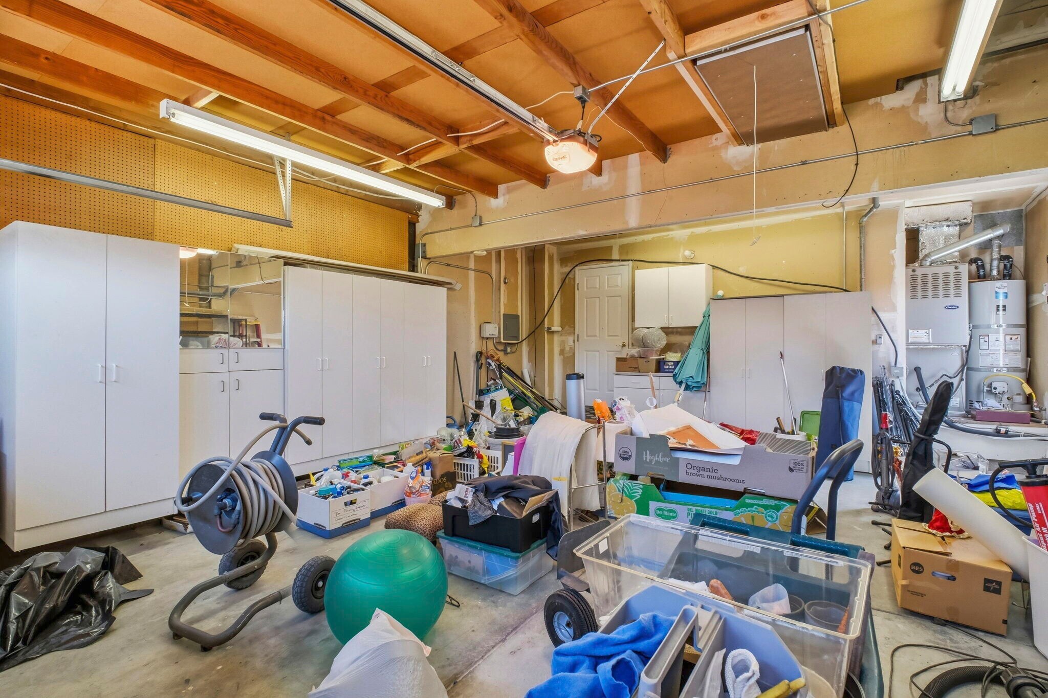 Building Photo - 6001 Castlebrook Dr