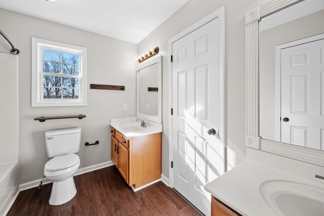 Building Photo - Spacious 3-Bedroom, 2-Bath Home with Over 2,000 Sq. Ft. in Oak Grove