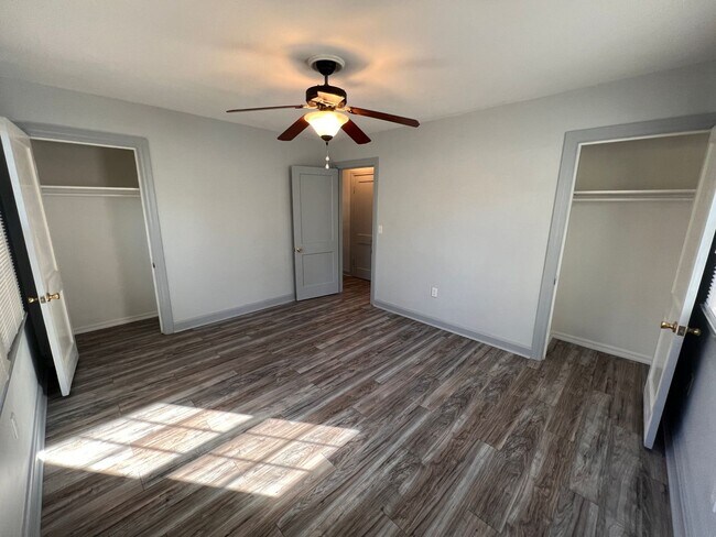Building Photo - 109 Sharyn Ln