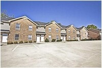 Building Photo - 2 Bedroom 1.5 Bathroom Townhome