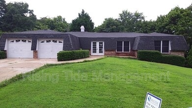 Building Photo - 740 Country Club Trail