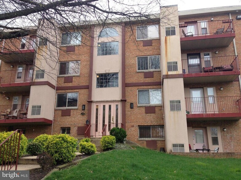 Building Photo - 4116 Ames St NE