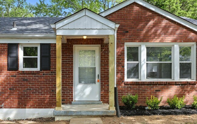 Building Photo - 3 Bedroom Pet Friendly Home For Rent Near Downtown Clarksville